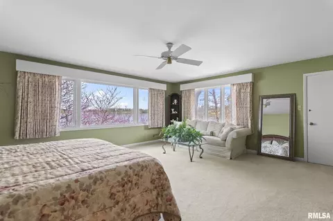 Bedroom - 1515 E Lake Shore Dr, Springfield, IL 62712 photo 1 of 9