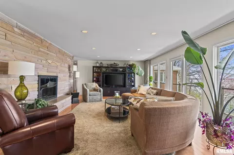 Living - 1515 E Lake Shore Dr, Springfield, IL 62712 photo 1 of 4