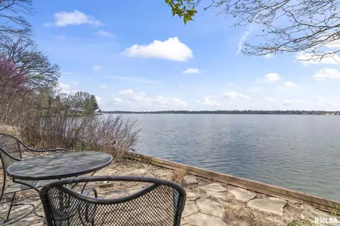 View/Area - 1515 E Lake Shore Dr, Springfield, IL 62712 photo 2 of 8