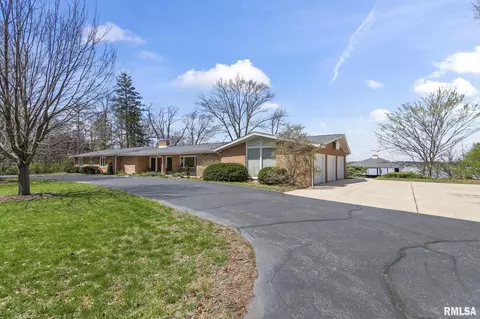 Exterior - 1515 E Lake Shore Dr, Springfield, IL 62712 photo 3 of 12