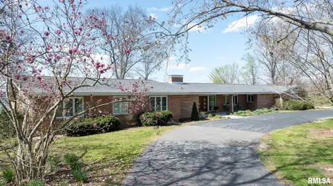 Exterior - 1515 E Lake Shore Dr, Springfield, IL 62712 photo 12 of 12