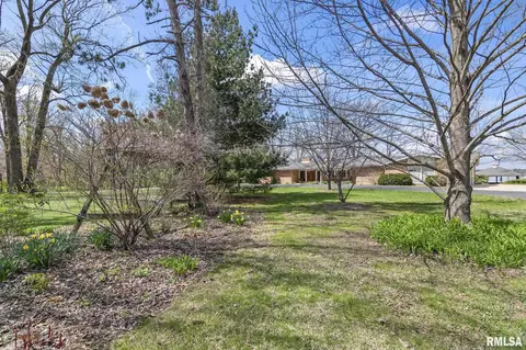Exterior - 1515 E Lake Shore Dr, Springfield, IL 62712 photo 9 of 12