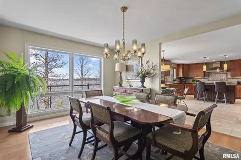 Dining - 1515 E Lake Shore Dr, Springfield, IL 62712 photo 3 of 3