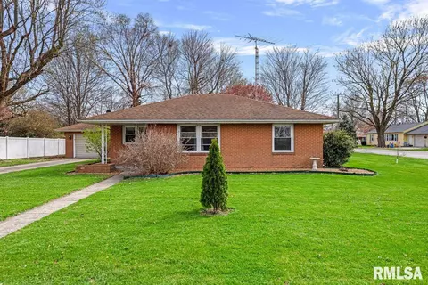 601 E Gibson St, New Berlin, IL 62670