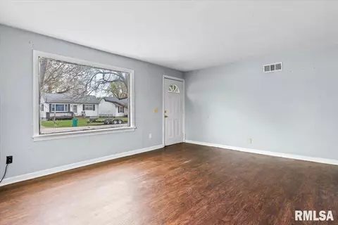 2905 S State St, Springfield, IL 62704 photo 7