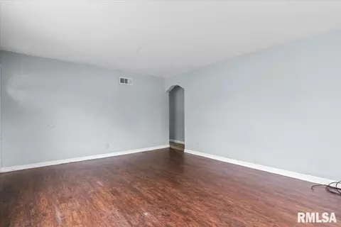 2905 S State St, Springfield, IL 62704 photo 6