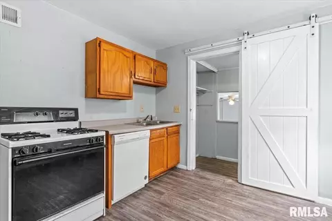 2905 S State St, Springfield, IL 62704 photo 10