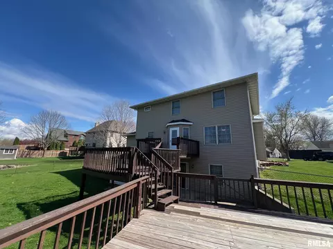 Exterior - 905 W Wind Rose Ln, Athens, IL 62613 photo 2 of 7