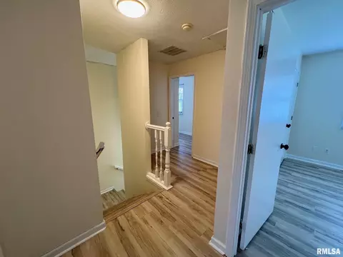 Entry Way - 905 W Wind Rose Ln, Athens, IL 62613 photo 2 of 3