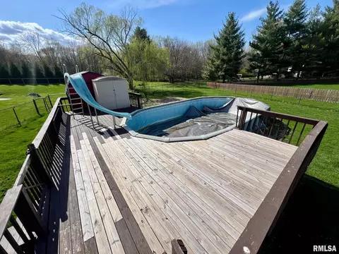 Exterior - 905 W Wind Rose Ln, Athens, IL 62613 photo 5 of 7