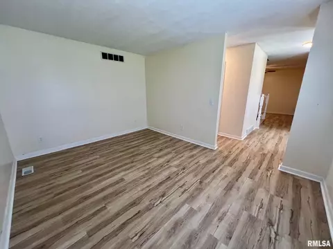 Living - 905 W Wind Rose Ln, Athens, IL 62613 photo 2 of 10