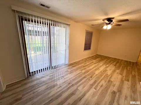 Living - 905 W Wind Rose Ln, Athens, IL 62613 photo 10 of 10