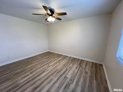Bedroom - 905 W Wind Rose Ln, Athens, IL 62613 photo 6 of 9