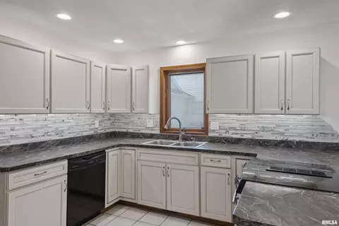 2509 Charlack Ave, Springfield, IL 62704 photo 9