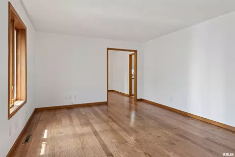 2509 Charlack Ave, Springfield, IL 62704 photo 4