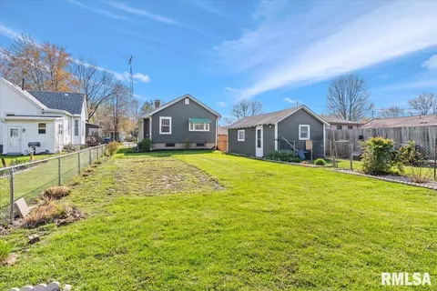 Exterior - 1223 N Ledlie Ave, Springfield, IL 62702 photo 7 of 10