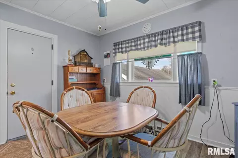 Dining - 1223 N Ledlie Ave, Springfield, IL 62702 photo 2 of 3