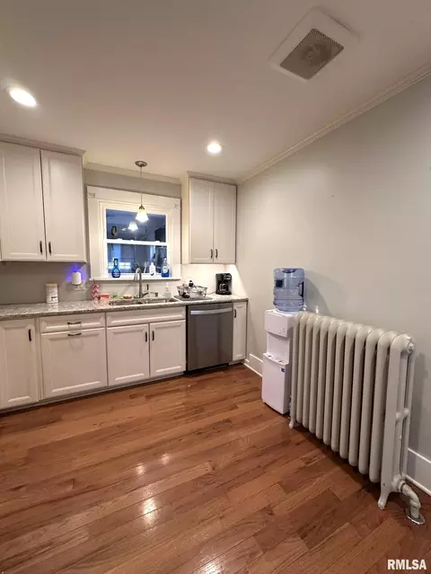 400 S Main St, Abingdon, IL 61410 photo 29