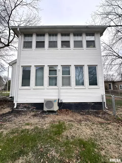 400 S Main St, Abingdon, IL 61410 photo 3