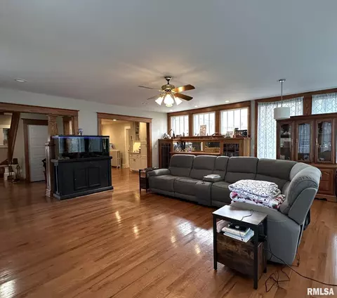 400 S Main St, Abingdon, IL 61410 photo 24
