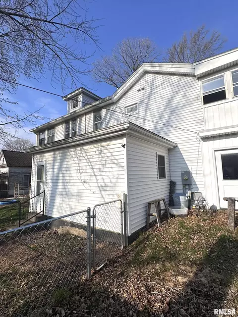 400 S Main St, Abingdon, IL 61410 photo 5