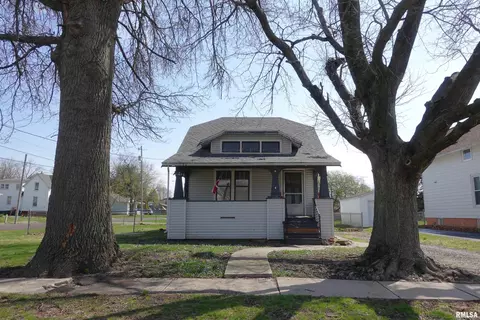 961 Arnold St, Galesburg, IL 61401