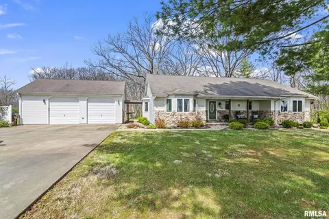 3405 Fairlane Blvd, Taylorville, IL 62568