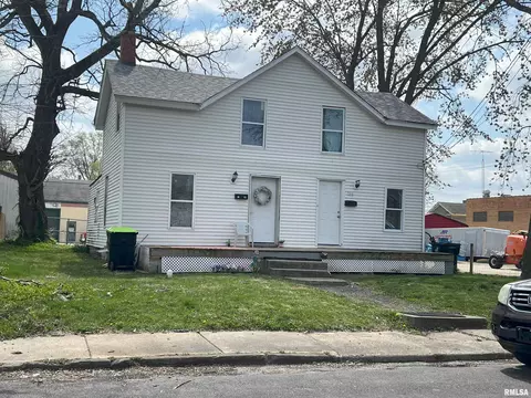 209 E Beecher Ave, Jacksonville, IL 62650
