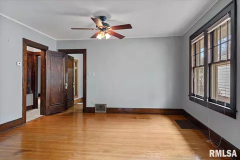 1520 S Douglas Ave, Springfield, IL 62704 photo 9