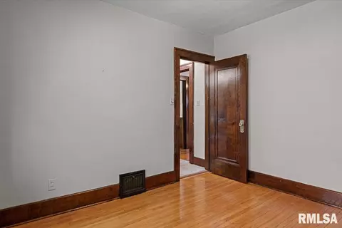 1520 S Douglas Ave, Springfield, IL 62704 photo 20