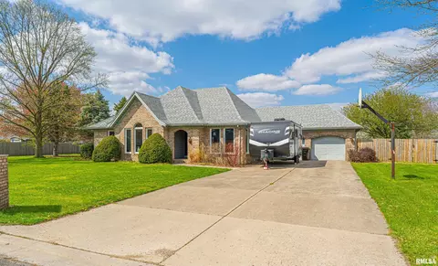 1 Maridale, Lincoln, IL 62656