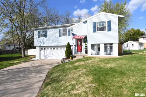 580 Fawn Ct, Mt Zion, IL 62549
