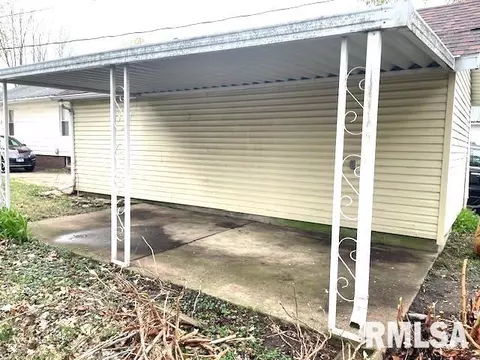 Exterior - 2409 S 11th St, Springfield, IL 62703 photo 2 of 4