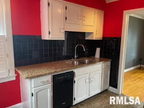 Kitchen - 2409 S 11th St, Springfield, IL 62703 photo 3 of 5