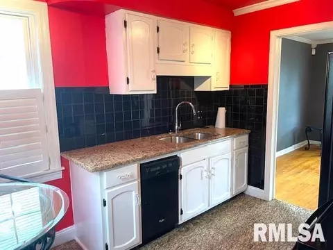 Kitchen - 2409 S 11th St, Springfield, IL 62703 photo 1 of 5