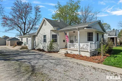 921 W Monroe St, Auburn, IL 62615