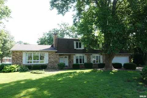 50 Hackberry Cir, Galesburg, IL 61401