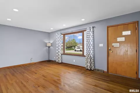 Living - 1804 N 23rd St, Springfield, IL 62702 photo 1 of 4