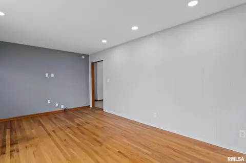 Living - 1804 N 23rd St, Springfield, IL 62702 photo 3 of 4