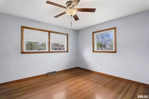 Bedroom - 1804 N 23rd St, Springfield, IL 62702 photo 5 of 7