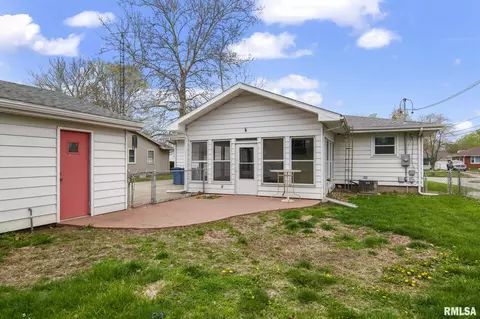Exterior - 1804 N 23rd St, Springfield, IL 62702 photo 4 of 6