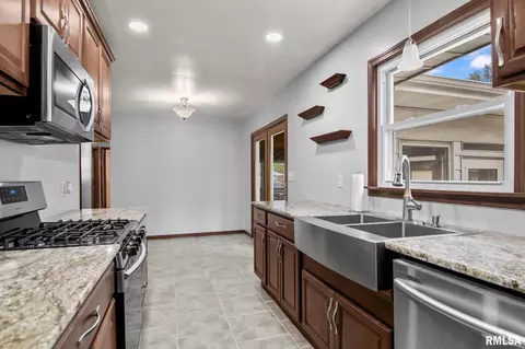 Kitchen - 1804 N 23rd St, Springfield, IL 62702 photo 4 of 4