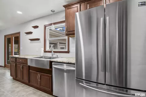 Kitchen - 1804 N 23rd St, Springfield, IL 62702 photo 2 of 4