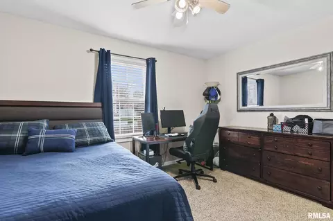 Bedroom - 1516 Hosta St, Springfield, IL 62712 photo 6 of 7