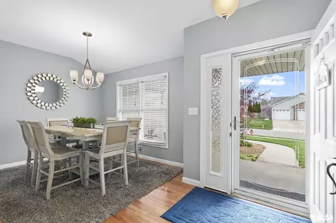 Entry Way - 1516 Hosta St, Springfield, IL 62712 photo 1 of 1