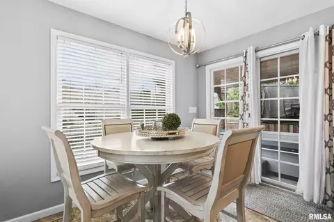 Dining - 1516 Hosta St, Springfield, IL 62712 photo 4 of 4