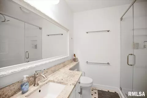 Bath - 4113 Camomile Ln, Springfield, IL 62707 photo 1 of 2