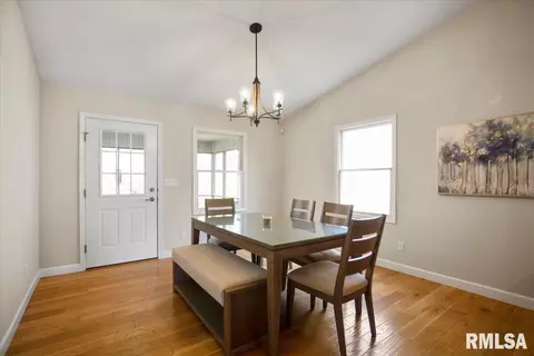 Dining - 4113 Camomile Ln, Springfield, IL 62707 photo 1 of 3