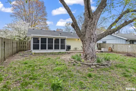 241 N Durkin Dr, Springfield, IL 62702 photo 24