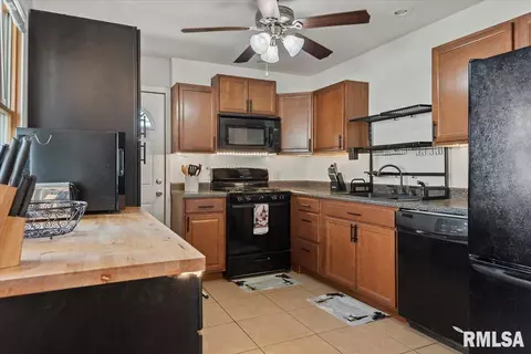 Kitchen - 1626 Fairmont Dr, Springfield, IL 62702 photo 1 of 2